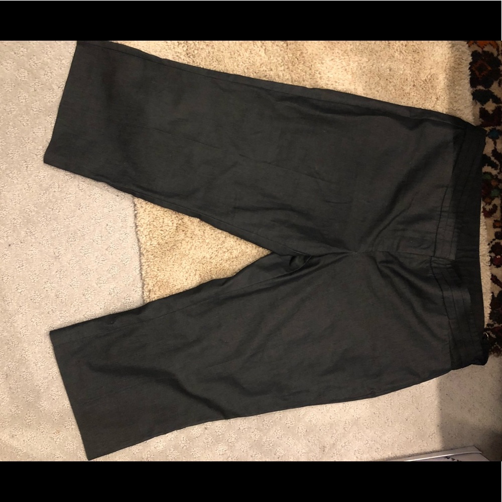 New York and Company Dark Denim Capris (Stretch)